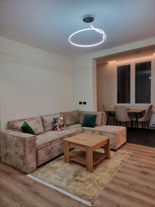 Peace And Love Luxury Apartment In Center, New Bazaar 2 Tirana Zewnętrze zdjęcie