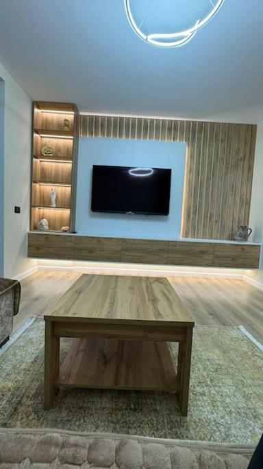 Peace And Love Luxury Apartment In Center, New Bazaar 2 Tirana Zewnętrze zdjęcie
