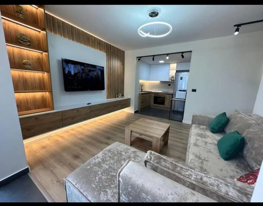 Peace And Love Luxury Apartment In Center, New Bazaar 2 Tirana Zewnętrze zdjęcie